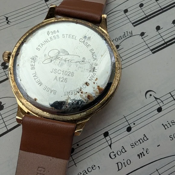 Brown Leather Strap Quartz Watch - Picture 6 of 11